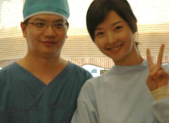Actress Song Seon-mi visited View Plastic Surgery Clinic.