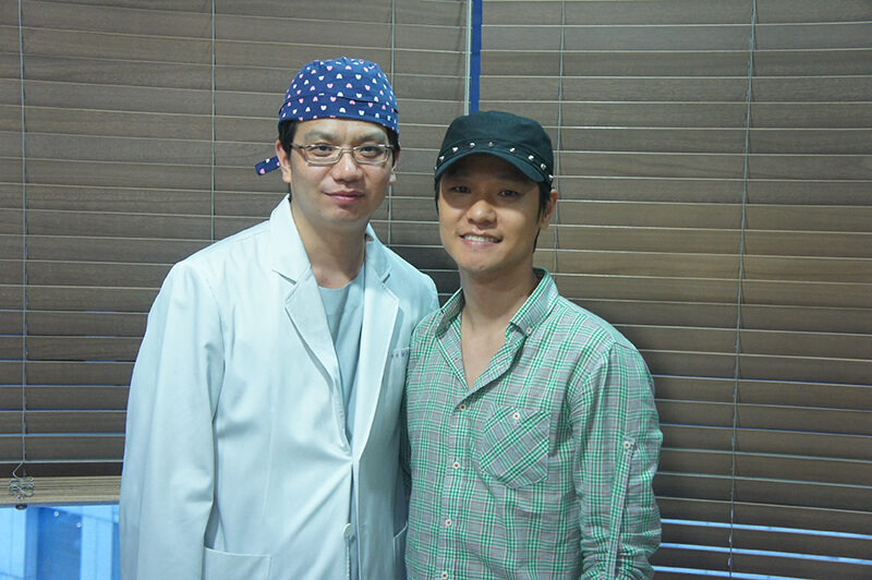 Talent Kyungin Hong visited View Plastic Surgery Clinic.